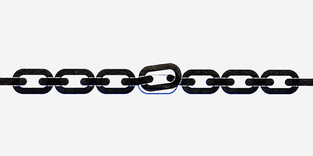 Black chain with an altered central link marked in cobalt.